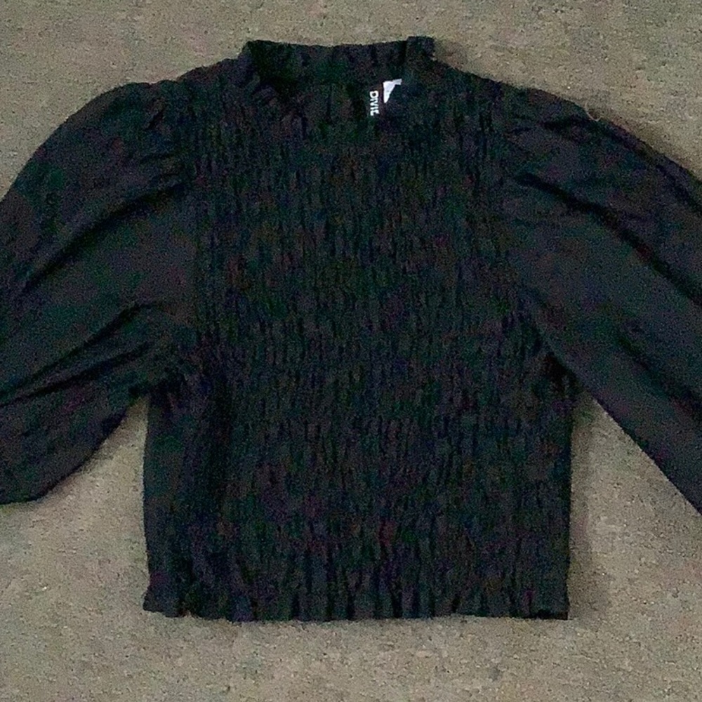 BLACK PUFF SLEEVE FORMAL TOP
